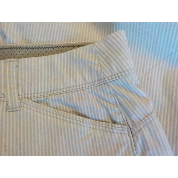 Intro Jonathan Ross Striped Capri Pants Women size 8 Petite Beige White Stretch - Picture 10 of 10